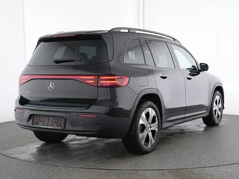 Second-hand Mercedes EQB250+ Night 139 kW (190 CP) 2025 Negru SUV