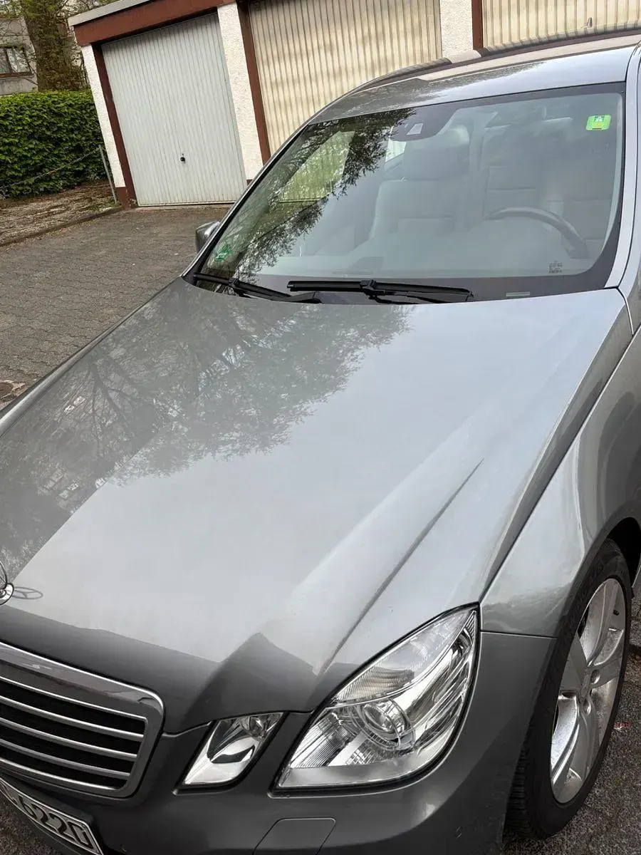 Gebraucht Mercedes E220 Elegance 170 PS (125 kW) 2012 Silber Limousine