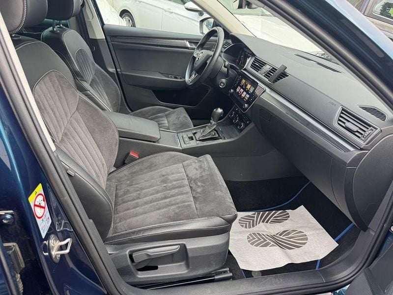 Gebraucht Skoda Superb Style 156 PS (114 kW) 2020 Modra lava/lava blau Limousine