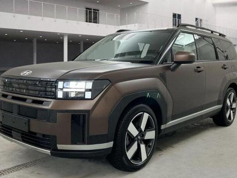 Braun Gebraucht 2024 Hyundai Santa Fe Signature SUV | 48.790 € (Etwas zu teuer) - Bild 1/4