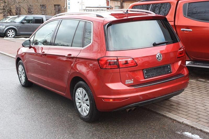 Gebraucht VW Golf Sportsvan Highline 150 PS (110 kW) 2015 Rot Van / Kleinbus
