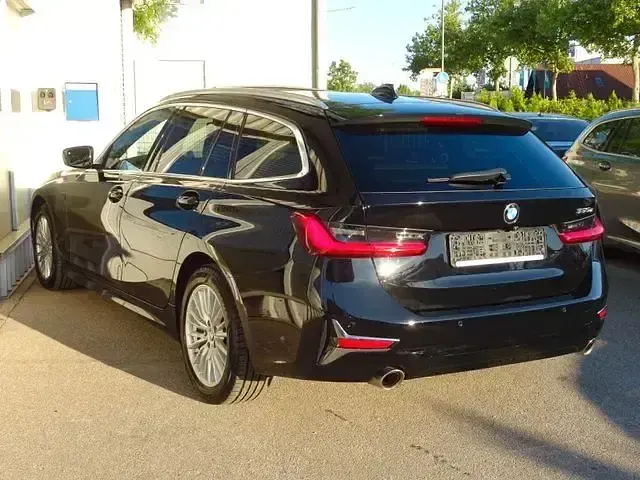 Gebraucht BMW 330e Luxury Line 292 PS (214 kW) 2021 Schwarz ii Kombi
