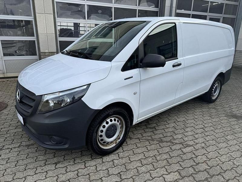 Weiß Gebraucht 2021 Mercedes e-Vito Van | 16.541 € (Fairer Preis) - Bild 1/4