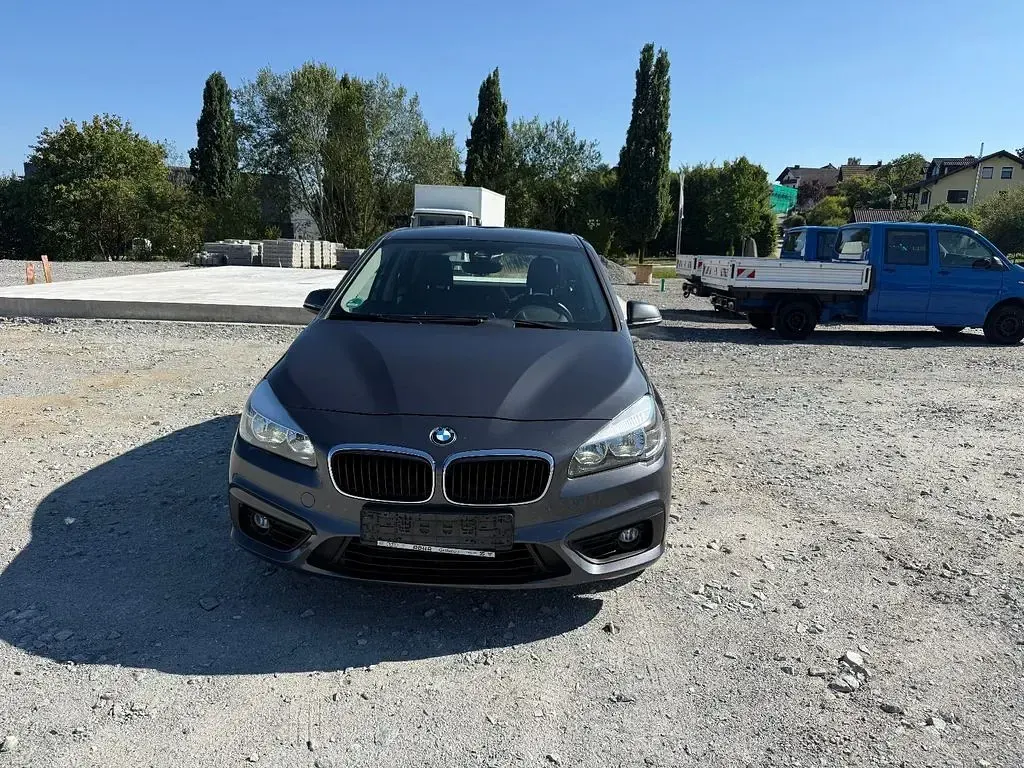 Gebraucht BMW 218 Active Tourer Basis 136 PS (100 kW) 2015 Grau Van / Kleinbus
