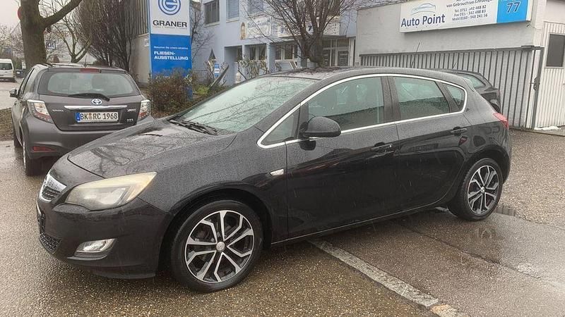 Gebraucht Opel Astra Sport 140 PS (102 kW) 2010 Schwarz Limousine