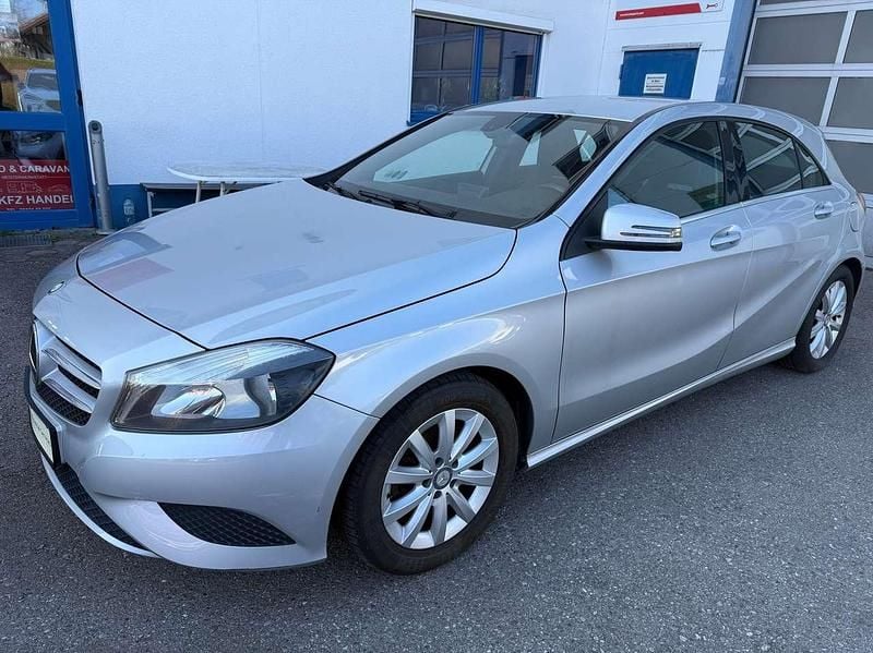 Gebraucht Mercedes A180 122 PS (89 kW) 2013 Polarsilber  metalliclack Kleinwagen