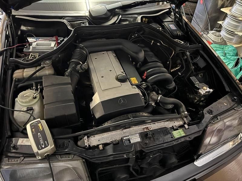 Gebraucht Mercedes E280 1994 Schwarz Limousine