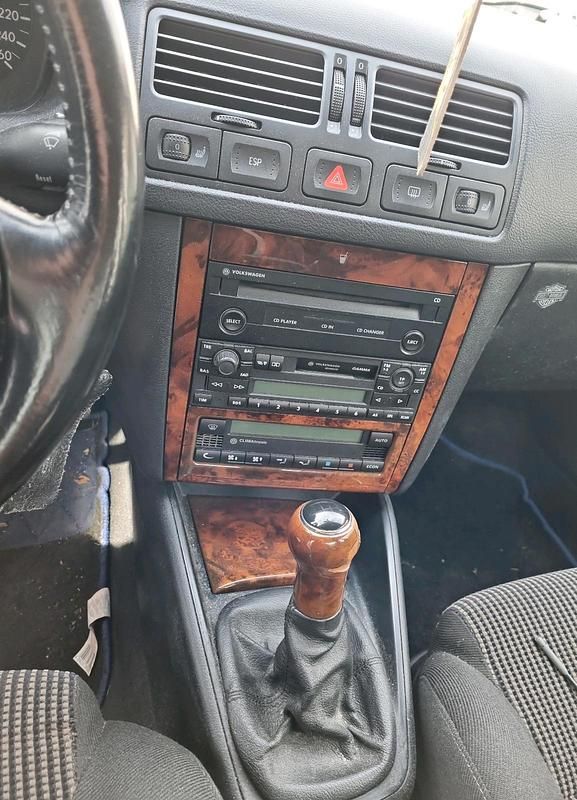 Gebraucht VW Bora 115 PS (84 kW) 2000 Schwarz Limousine