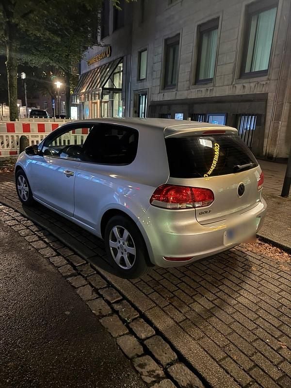 Silber Gebraucht 2010 VW Golf VI Kleinwagen | 3.500 € (Superpreis) - Bild 1/4