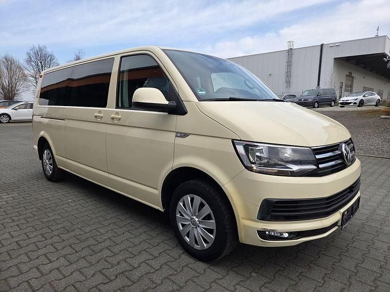 Gebraucht VW Caravelle Comfortline 150 PS (110 kW) 2020 Beige Van / Kleinbus