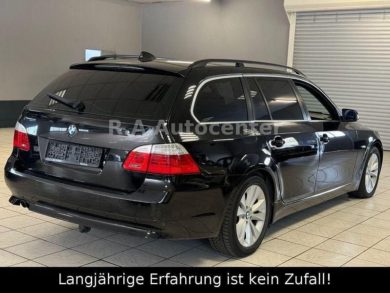 Gebraucht BMW 525 Exclusive 197 PS (144 kW) 2009 Schwarz Kombi