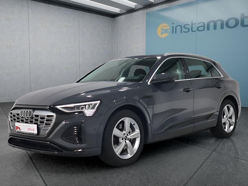 Grau Gebraucht 2024 Audi Q8 e-tron SUV | 52.499 € (Fairer Preis) - Bild 1/4