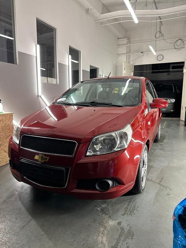 Rot Gebraucht 2010 Chevrolet Aveo Kleinwagen | 2.999 € (Fairer Preis) - Bild 1/4