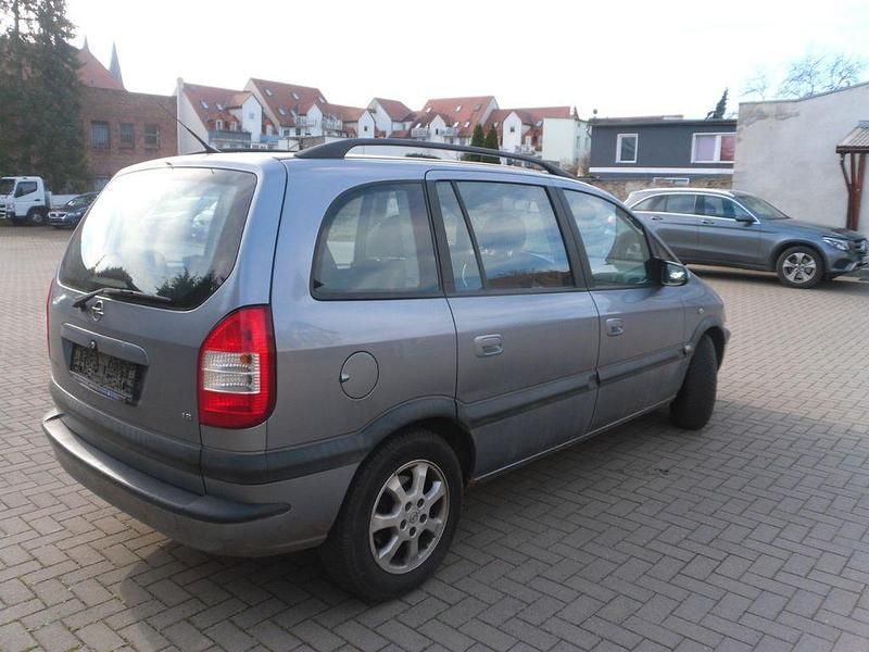 Gebraucht Opel Zafira Njoy 125 PS (91 kW) 2004 Silber Van / Kleinbus