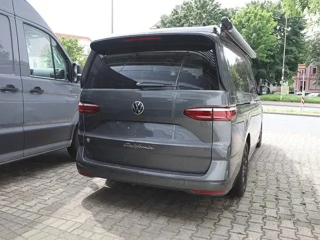 Neu VW California Beach 150 PS (110 kW) 2026 Indiumgrau metallic Van