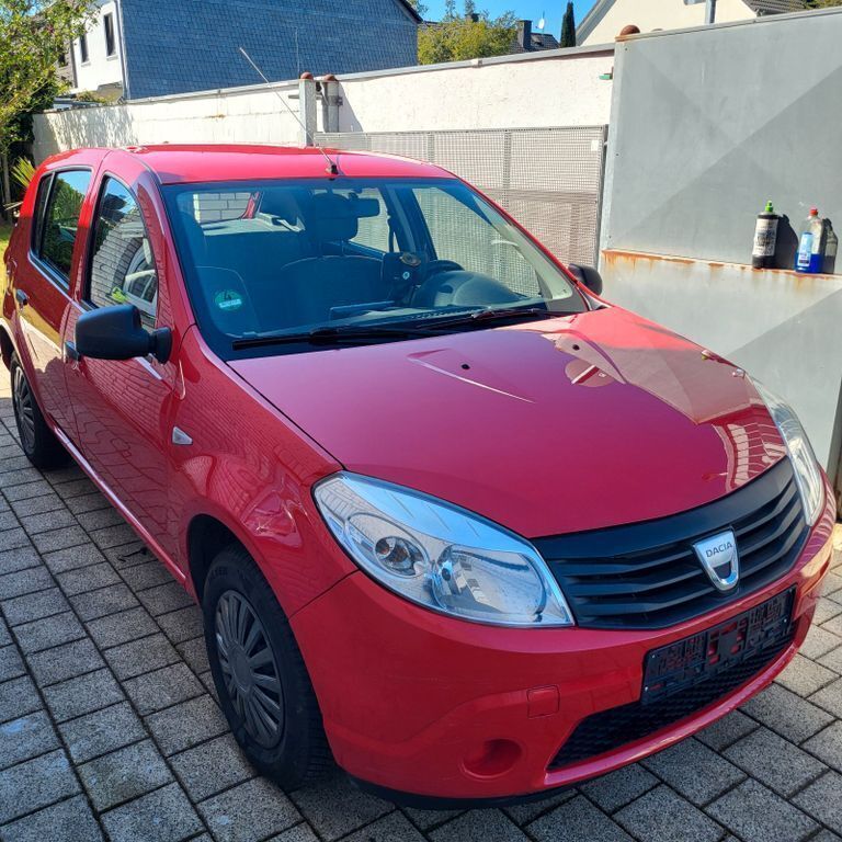 Rot Gebraucht 2009 Dacia Sandero Kleinwagen | 1.650 € (Fairer Preis) - Bild 1/4
