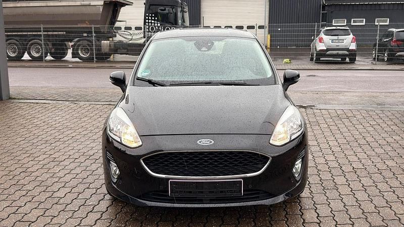 Gebraucht Ford Fiesta Cool & Connect 101 PS (74 kW) 2018 Schwarz Kleinwagen