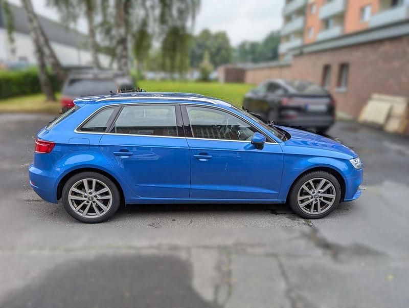 Gebraucht Audi A3 116 PS (85 kW) 2018 Blau Limousine