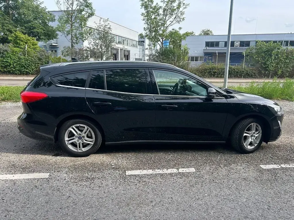 Gebraucht Ford Focus Active 125 PS (91 kW) 2019 Schwarz Limousine