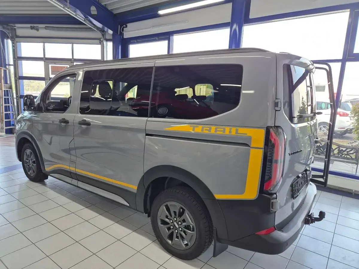 Gebraucht Ford Transit Custom 170 PS (125 kW) 2026 Grey matter Kombi