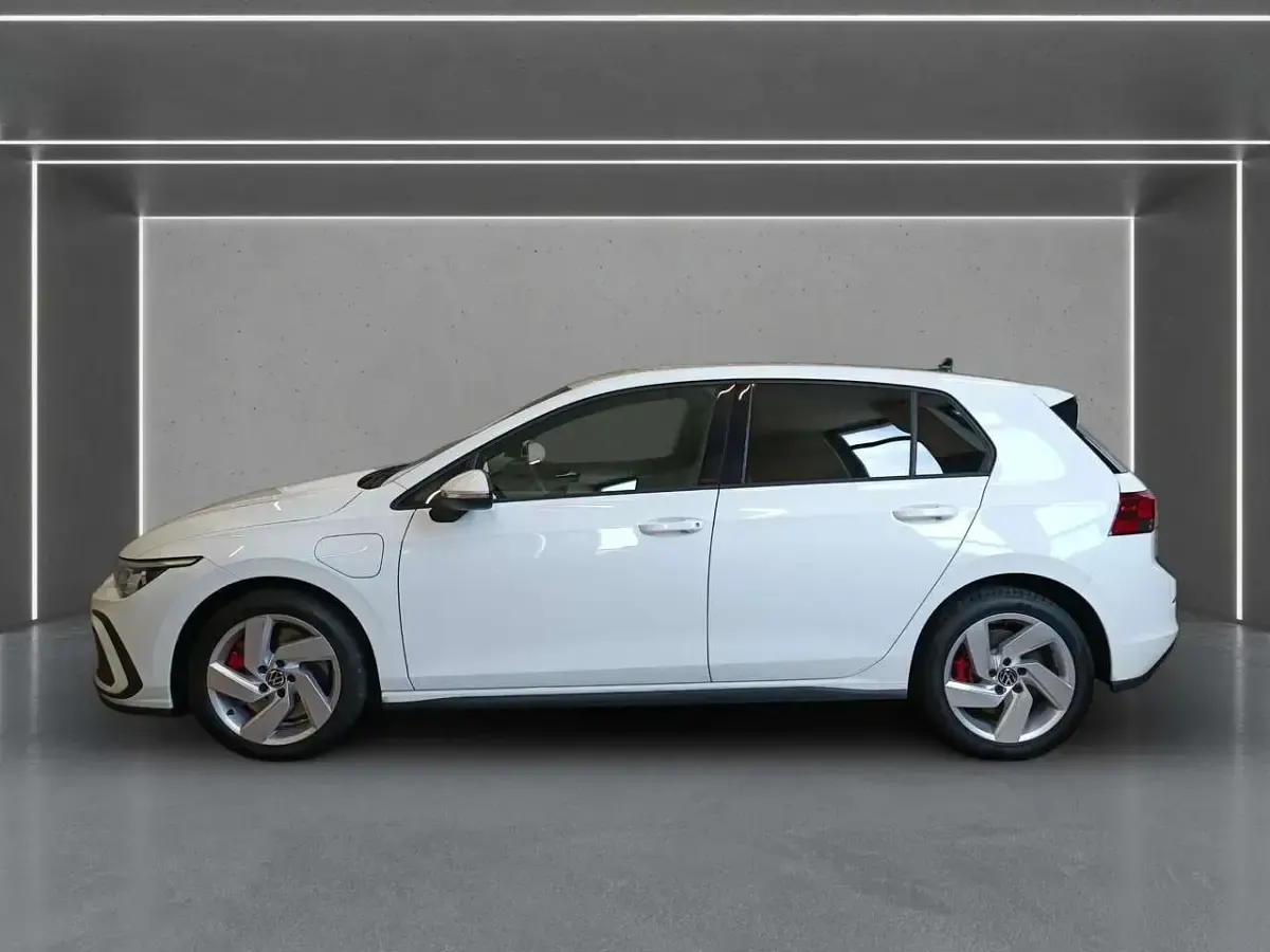 Gebraucht VW Golf VIII GTE 245 PS (180 kW) 2022 Weiß Limousine