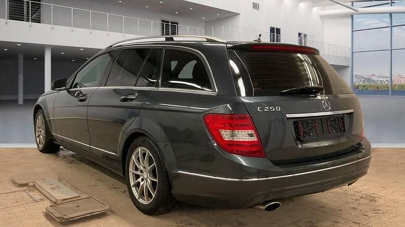 Gebraucht Mercedes C250 204 PS (150 kW) 2013 Grau Kombi
