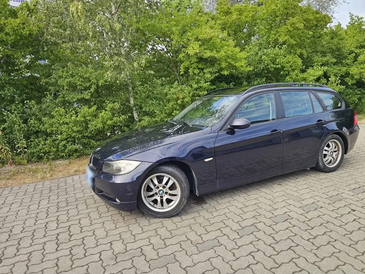 Gebraucht BMW 320 163 PS (119 kW) 2005 Blau Kombi