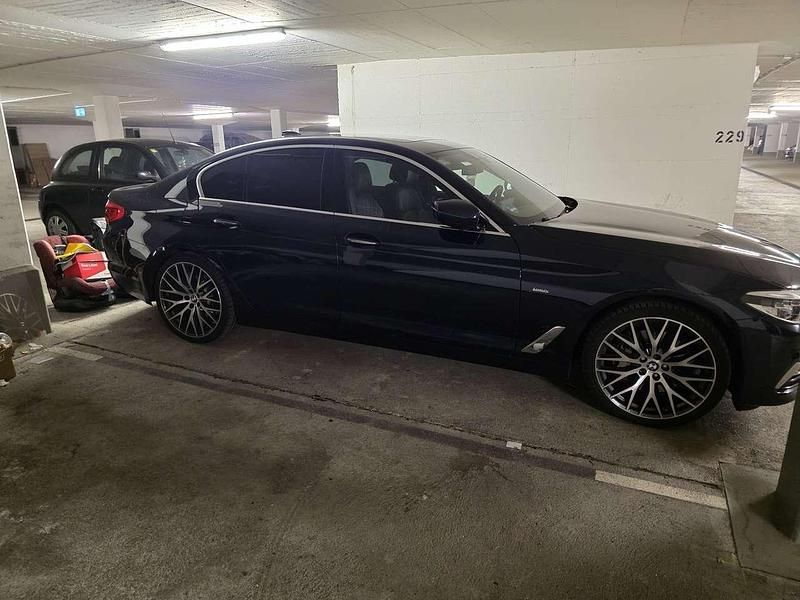 Blau Gebraucht 2017 BMW 540 Luxury Line Limousine | 33.000 € (Fairer Preis) - Bild 1/4