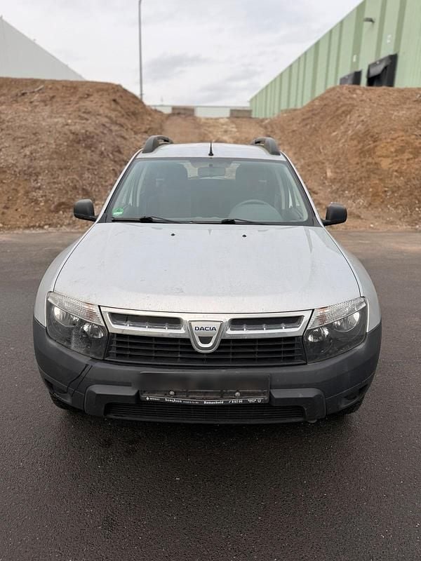 Silber Gebraucht 2010 Dacia Duster SUV | 4.999 € (Guter Preis) - Bild 1/4