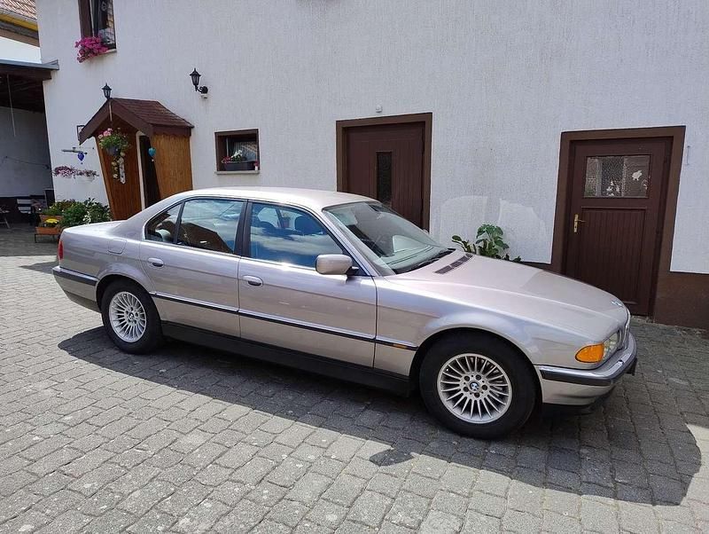 Gebraucht BMW 735 238 PS (175 kW) 1999 Limousine