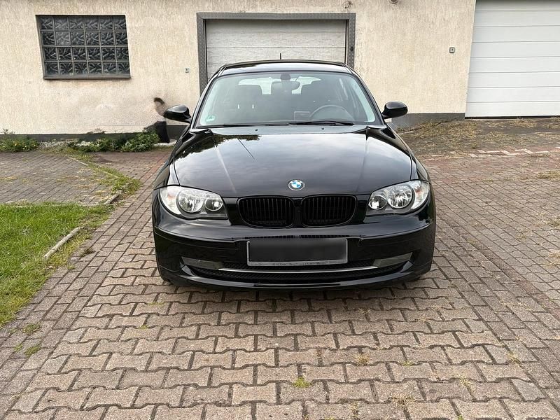 Schwarz Gebraucht 2009 BMW 120 Kleinwagen | 2.990 € (Guter Preis) - Bild 1/4