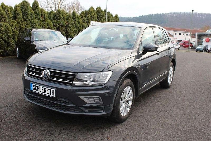 Grau Gebraucht 2017 VW Tiguan SUV | 16.850 € (Superpreis) - Bild 1/4