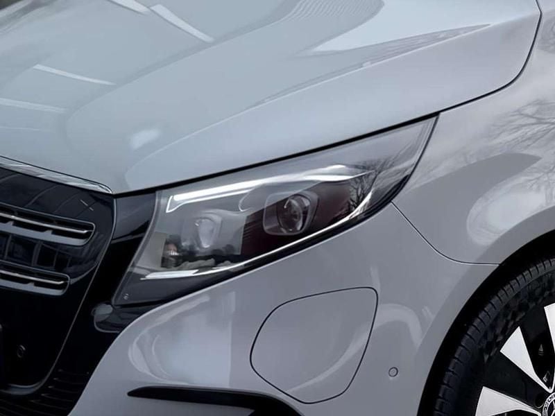 Gebraucht Mercedes EQV300 Avantgarde 150 kW (204 PS) 2024 Alpingrau Van / Kleinbus