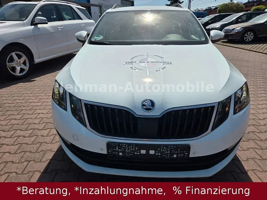 Gebraucht Skoda Octavia Soleil 150 PS (110 kW) 2019 Bila laser/laser white Kombi