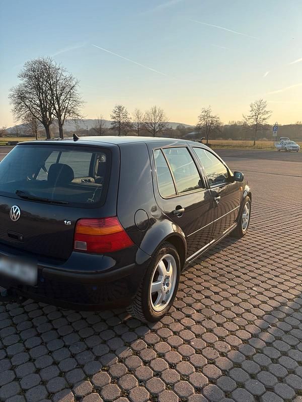 Gebraucht VW Golf IV 101 PS (74 kW) 1997 Andere farben Kleinwagen