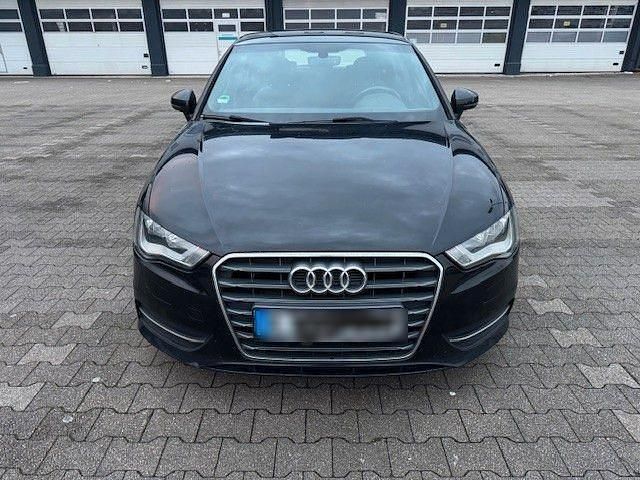 Schwarz Gebraucht 2015 Audi A3 Attraction Limousine | 7.350 € (Fairer Preis) - Bild 1/4