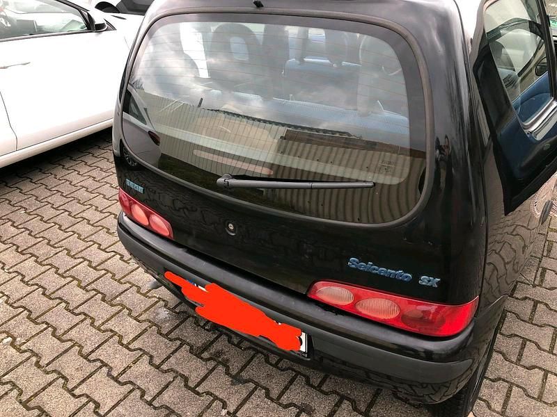 Schwarz Gebraucht 2001 Fiat Seicento Kleinwagen | 900 € (Fairer Preis) - Bild 1/4