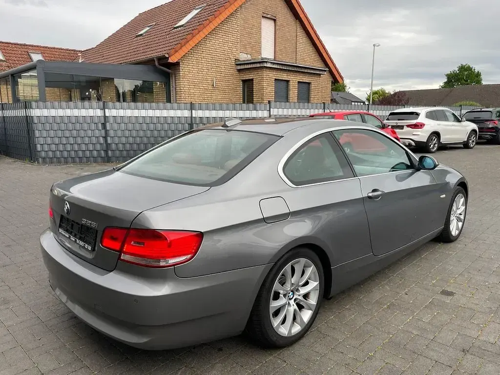 Gebraucht BMW 325 Performance 218 PS (160 kW) 2007 Grau Coupé