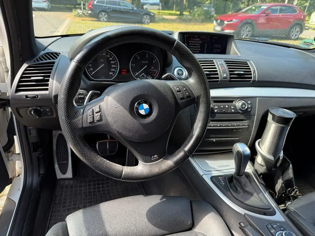 Gebraucht BMW 123 Sport Line 204 PS (150 kW) 2011 Weiß Kleinwagen