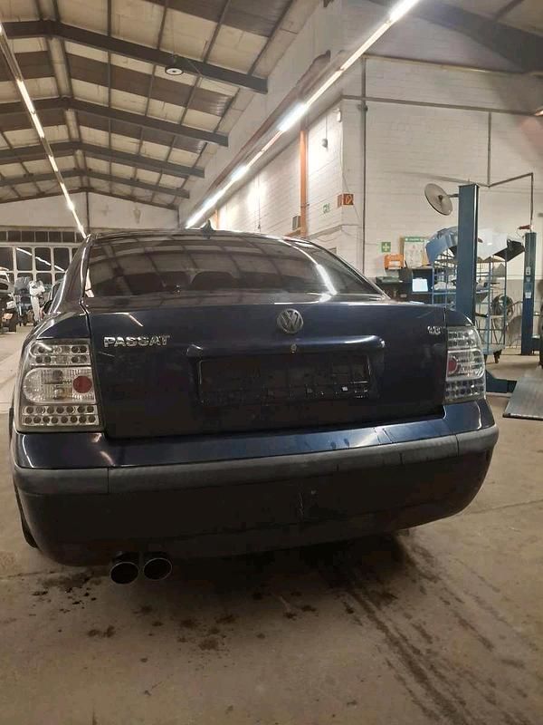 Gebraucht VW Passat 125 PS (91 kW) 1998 Blau Limousine