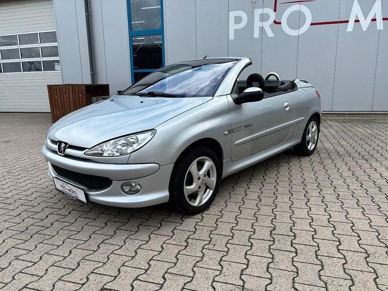 Gebraucht Peugeot 206 CC Quiksilver 109 PS (80 kW) 2004 Silber Cabrio