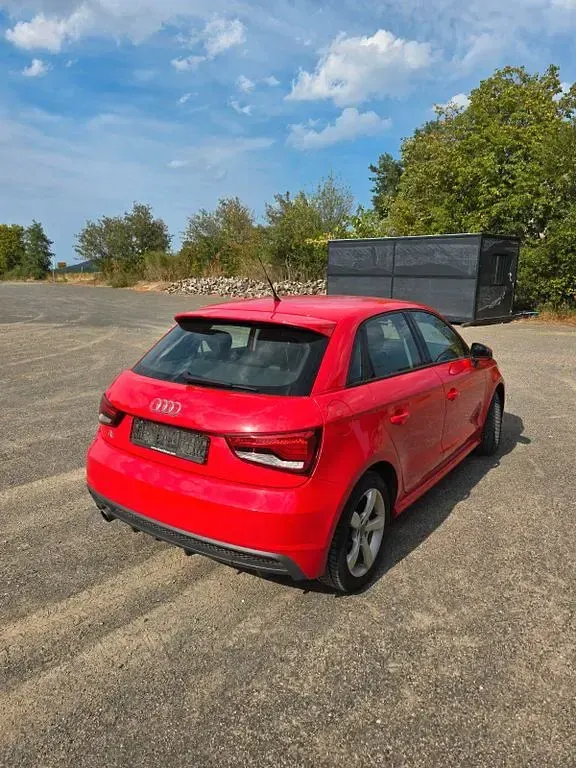 Gebraucht Audi A1 Sportback 95 PS (69 kW) 2016 Rot Kleinwagen