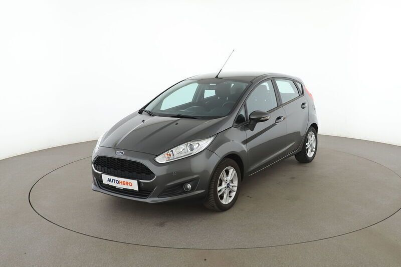 Grau Gebraucht 2016 Ford Fiesta Celebration Kleinwagen | 9.470 € (Fairer Preis) - Bild 1/4