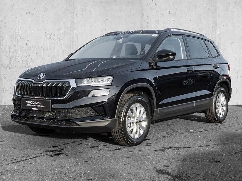 Neu Skoda Karoq Selection 150 PS (110 kW) 2025 Blackmagic perleffekt SUV