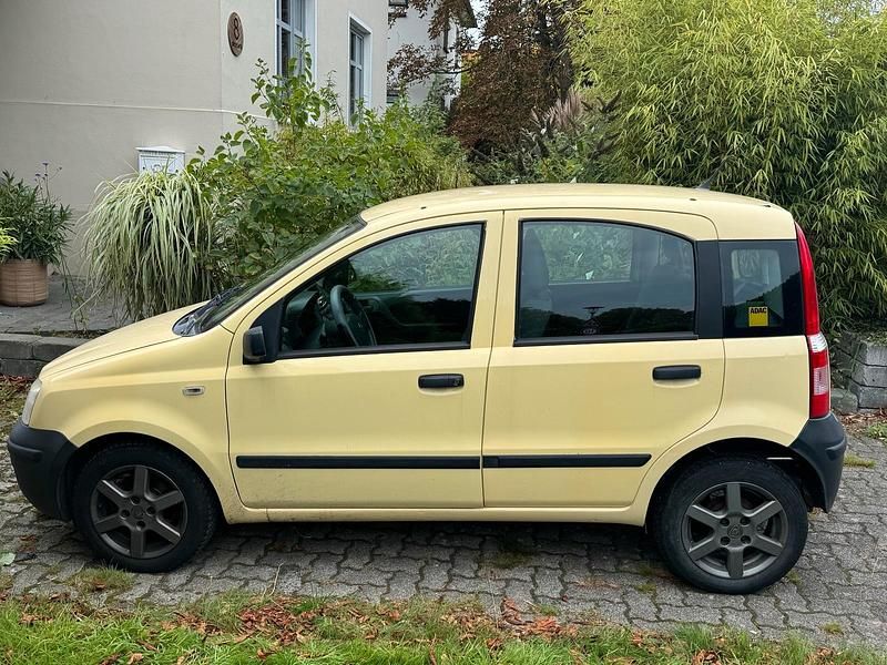 Gelb Gebraucht 2009 Fiat Panda Kleinwagen | 999 € - Bild 1/4
