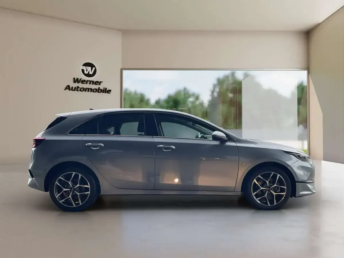 Gebraucht Kia Ceed Spirit 141 PS (103 kW) 2025 Silber Kleinwagen
