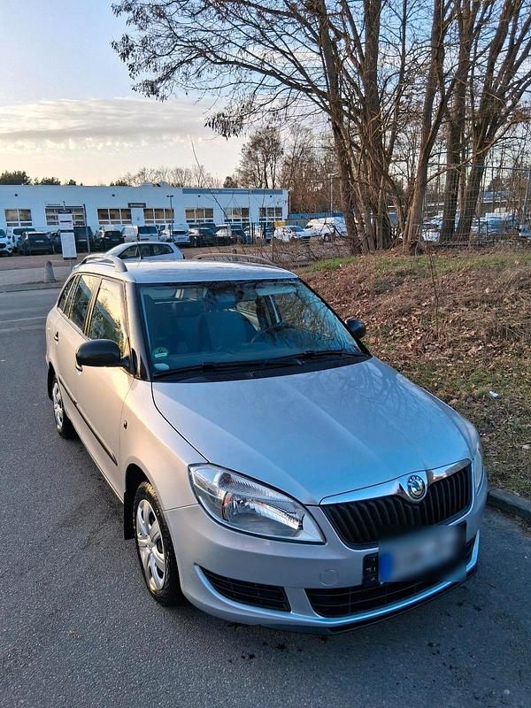Gebraucht Skoda Fabia 68 PS (50 kW) 2013 Silber Kombi