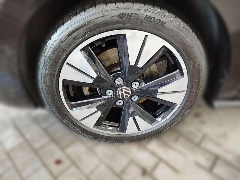 Gebraucht VW Multivan Style 150 PS (110 kW) 2024 2t deep black perleffekt Van