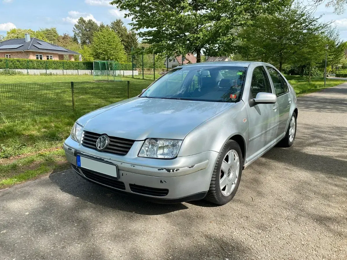 Gebraucht VW Bora Highline 131 PS (96 kW) 2003 Silber Limousine