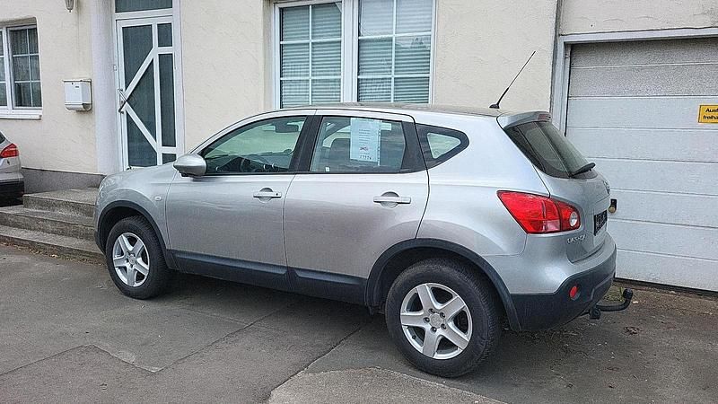 Silber Gebraucht 2009 Nissan Qashqai SUV | 5.999 € (Fairer Preis) - Bild 1/4